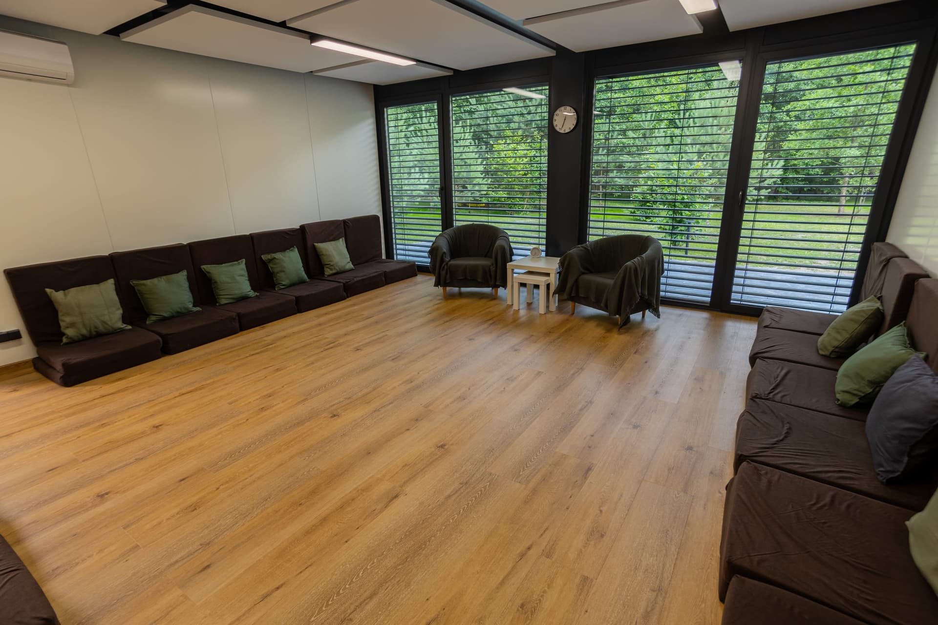 Sala terapii grupowej Centrum Obecności — wspólna przestrzeń pracy